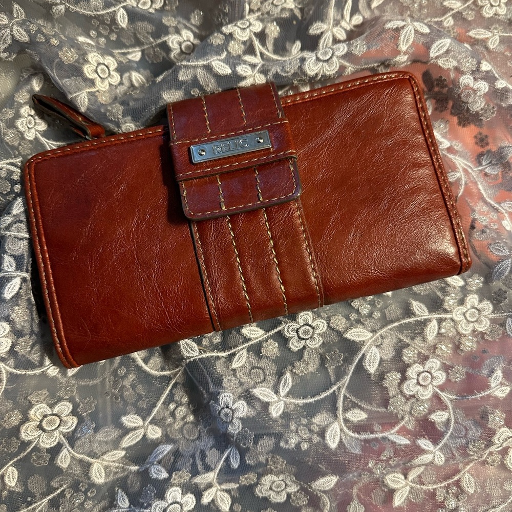RELIC wallet pre owned